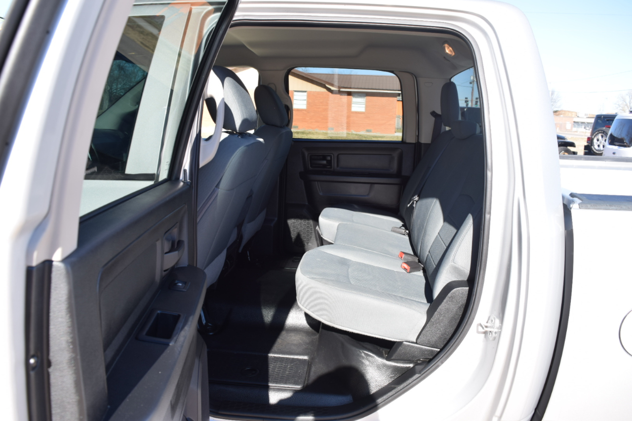 RAM 1500 Tradesman Crew Cab SWB 2WD 2016