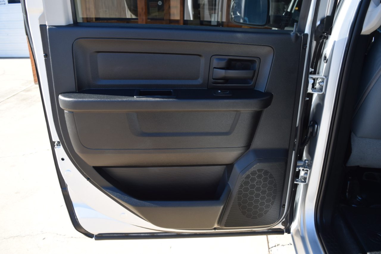 RAM 1500 Tradesman Crew Cab SWB 2WD 2016