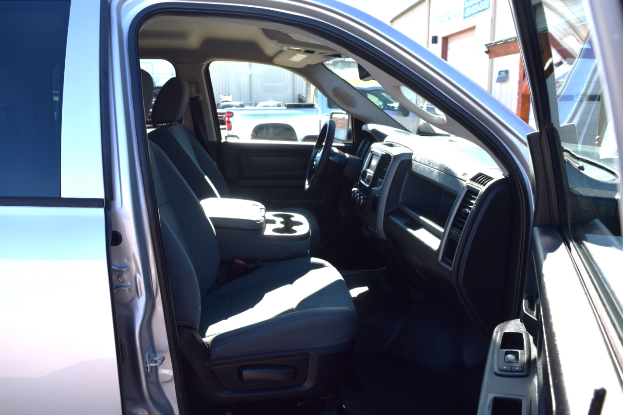 RAM 1500 Tradesman Crew Cab SWB 2WD 2016