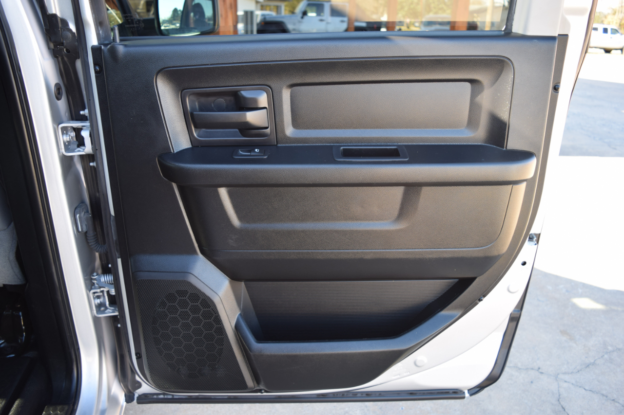 RAM 1500 Tradesman Crew Cab SWB 2WD 2016