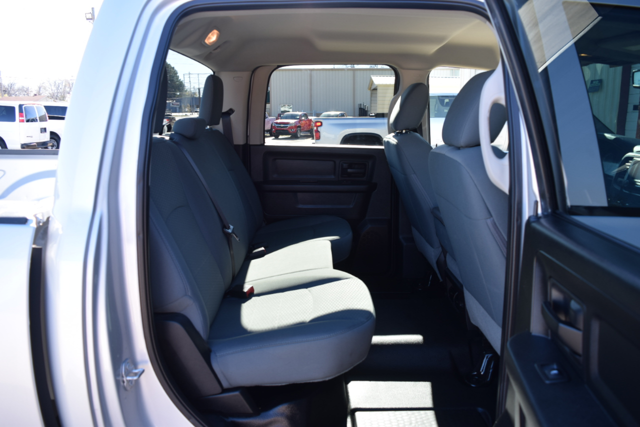 RAM 1500 Tradesman Crew Cab SWB 2WD 2016