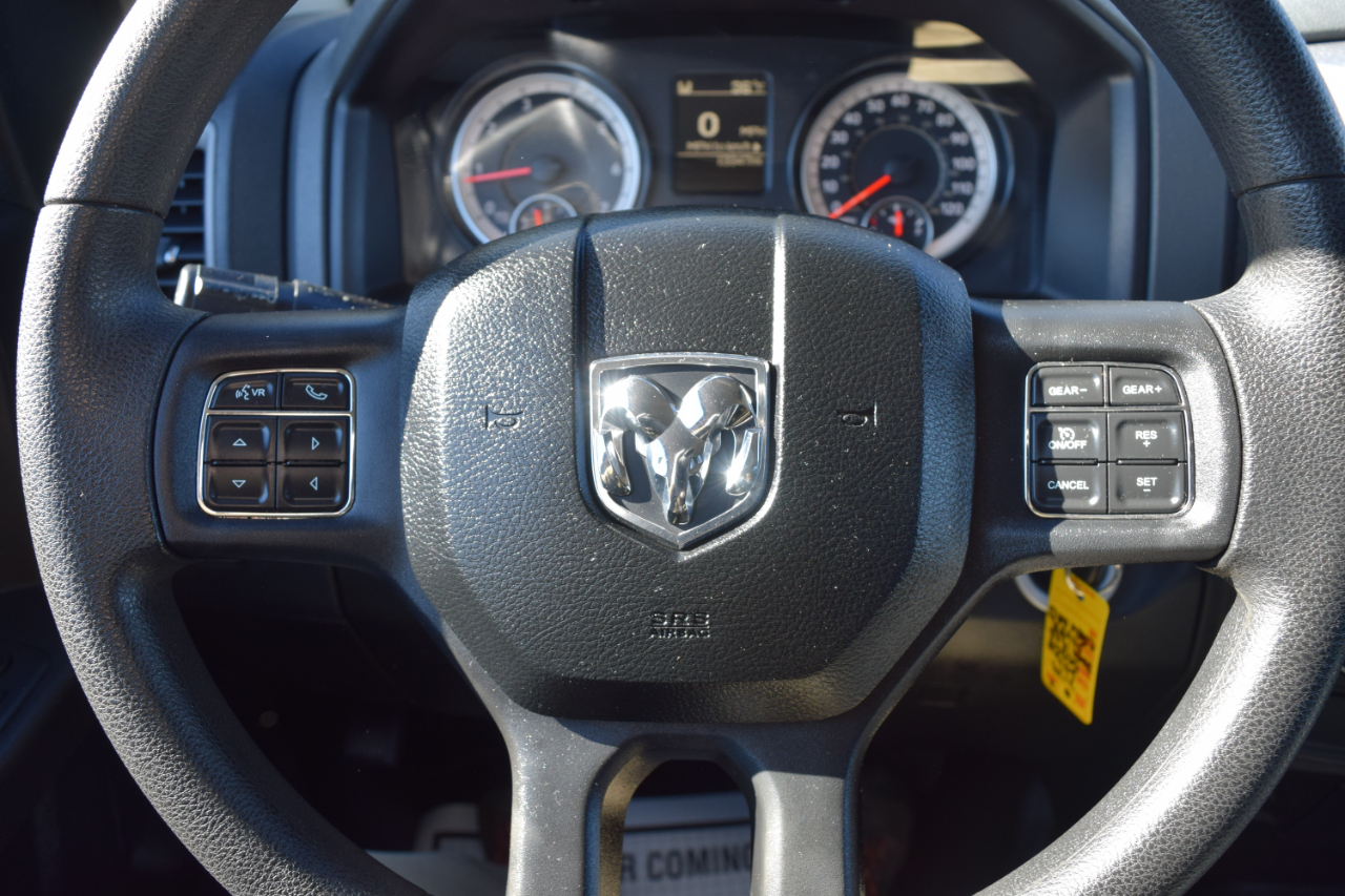 RAM 1500 Tradesman Crew Cab SWB 2WD 2016