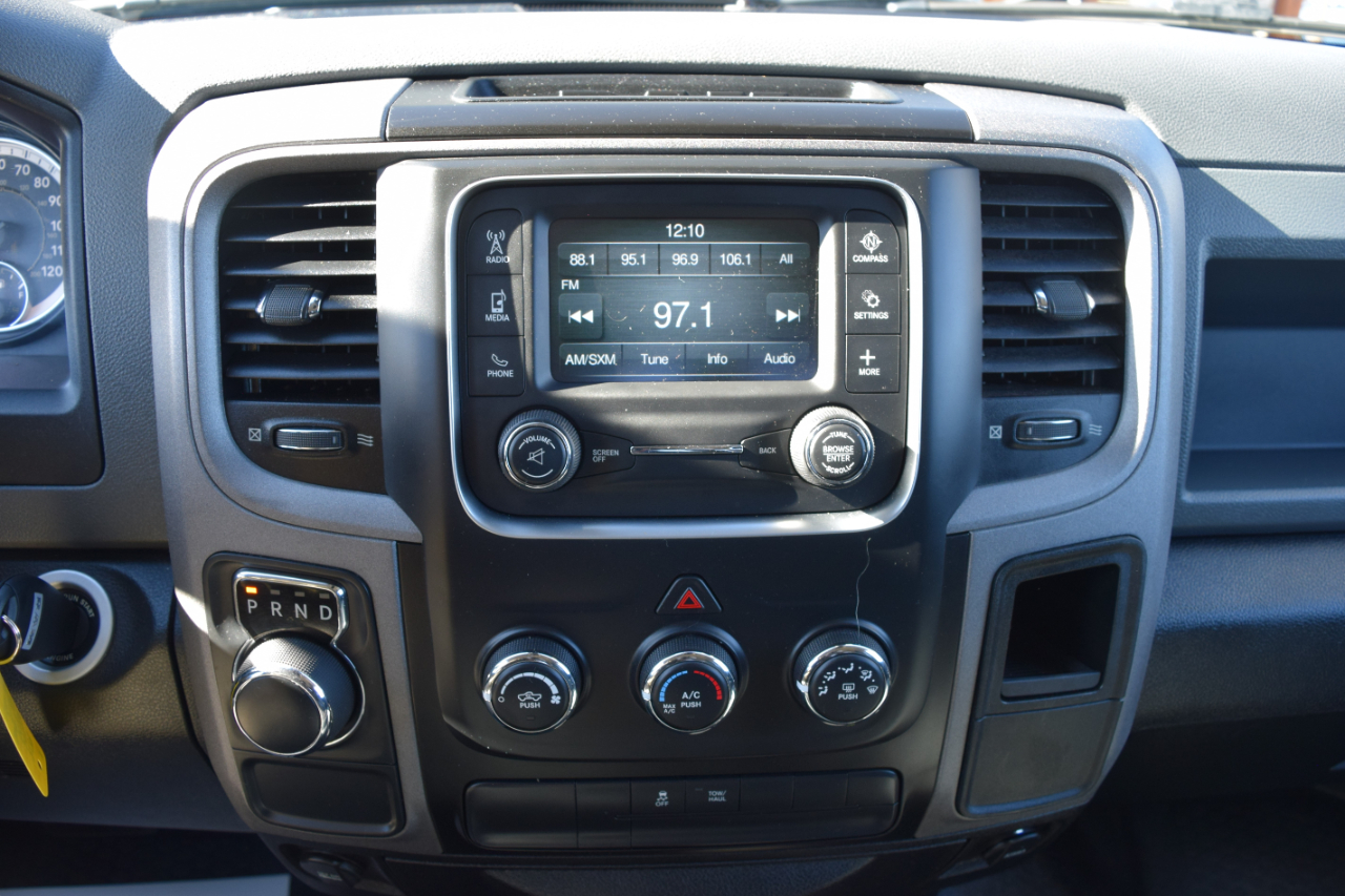 RAM 1500 Tradesman Crew Cab SWB 2WD 2016