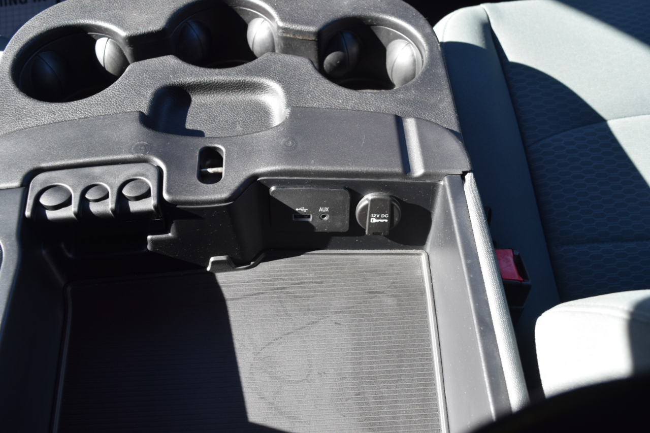 RAM 1500 Tradesman Crew Cab SWB 2WD 2016