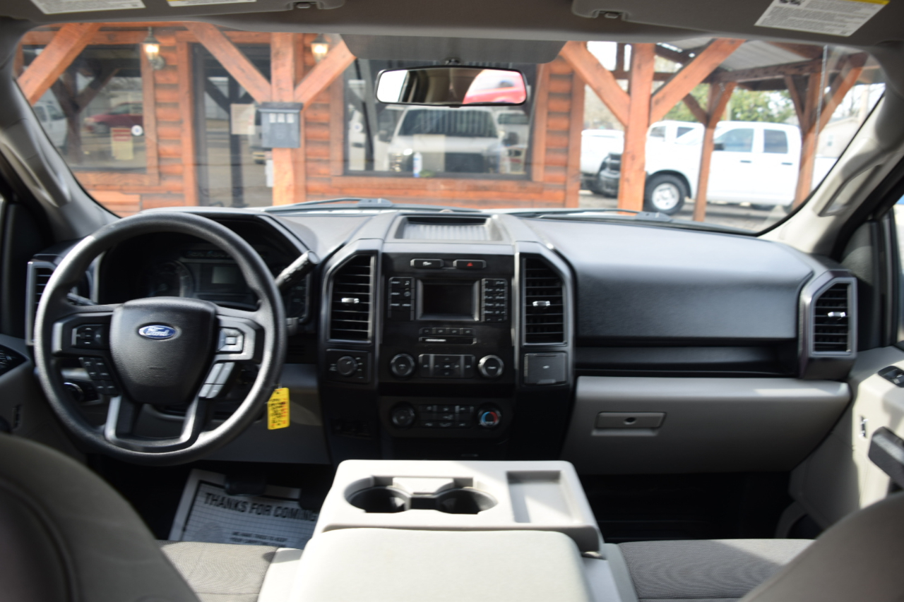 Ford F-150 XLT SuperCrew Short Bed 4WD 2017