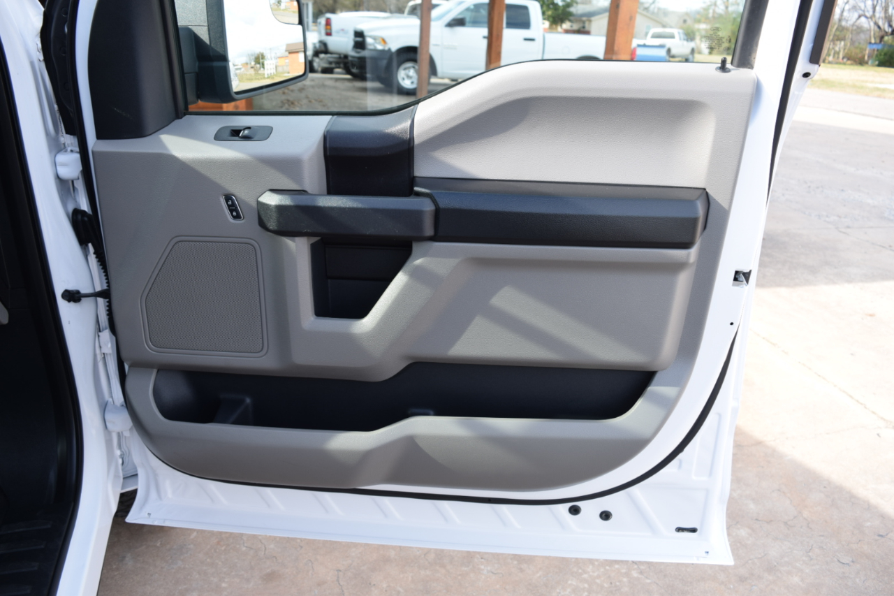 Ford F-150 XLT SuperCrew Short Bed 4WD 2017