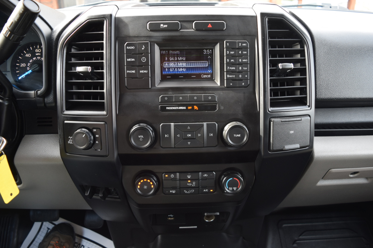 Ford F-150 XLT SuperCrew Short Bed 4WD 2017