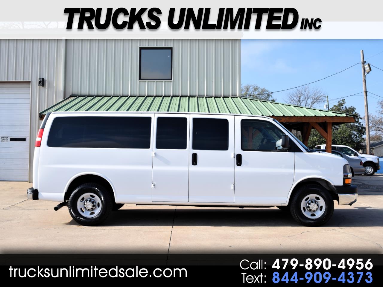 2016 Chevrolet Express Passenger LT 3500 15 Passenger