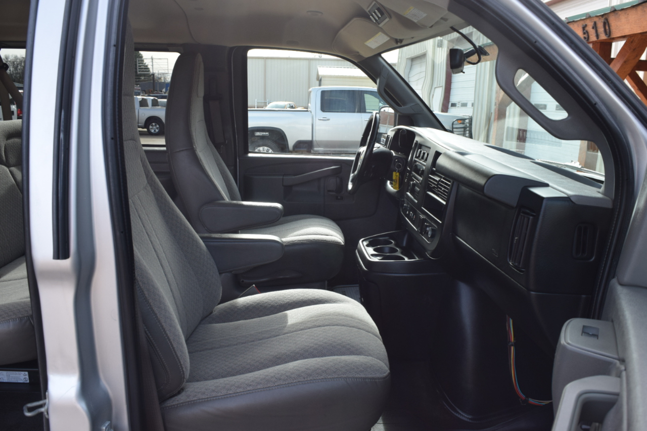 Chevrolet Express Passenger  2017