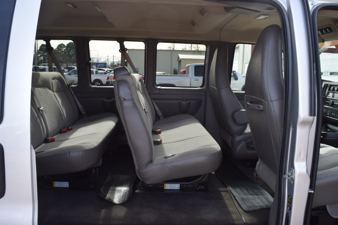 Chevrolet Express Passenger  2017