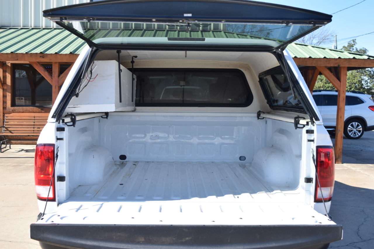 RAM 1500 Tradesman Crew Cab SWB 4WD 2016