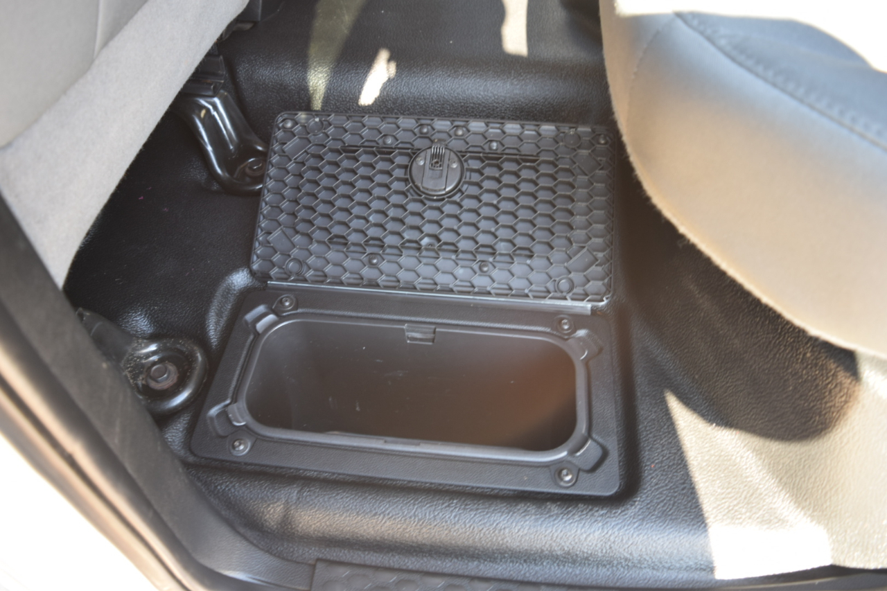 RAM 1500 Tradesman Crew Cab SWB 4WD 2016