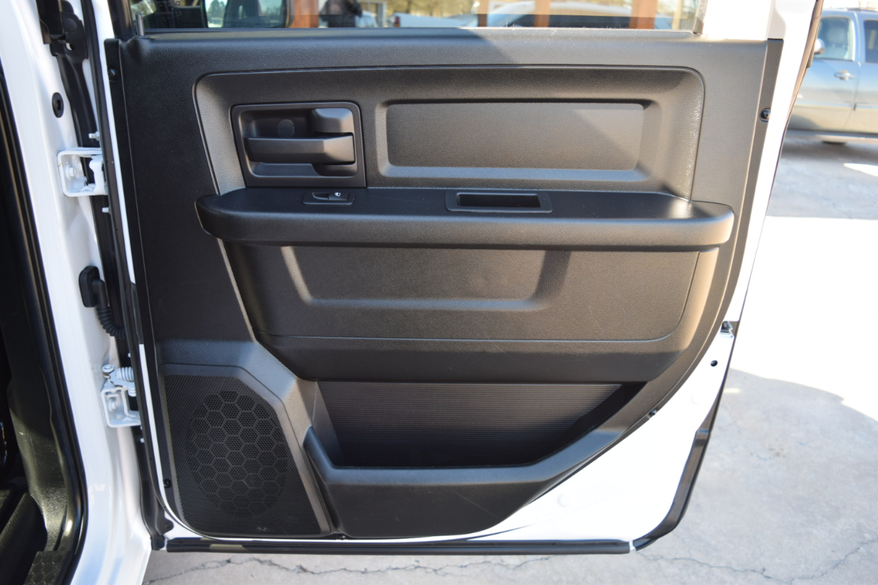 RAM 1500 Tradesman Crew Cab SWB 4WD 2016