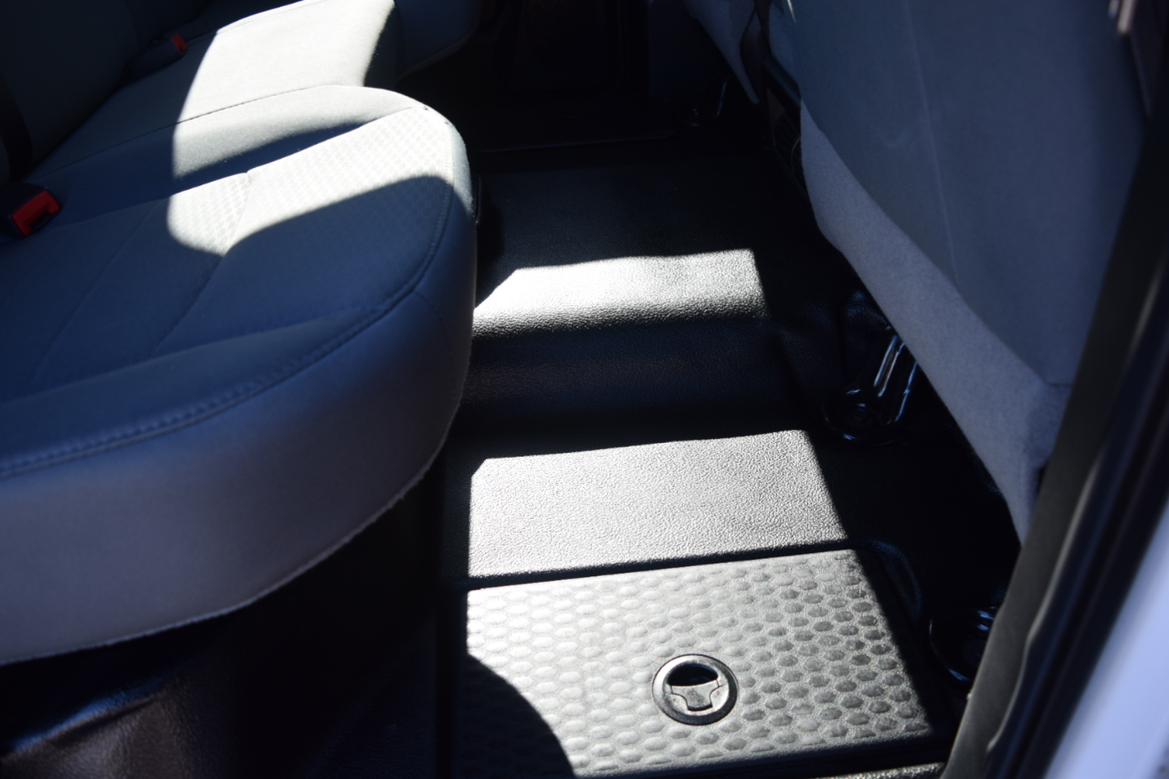 RAM 1500 Tradesman Crew Cab SWB 4WD 2016