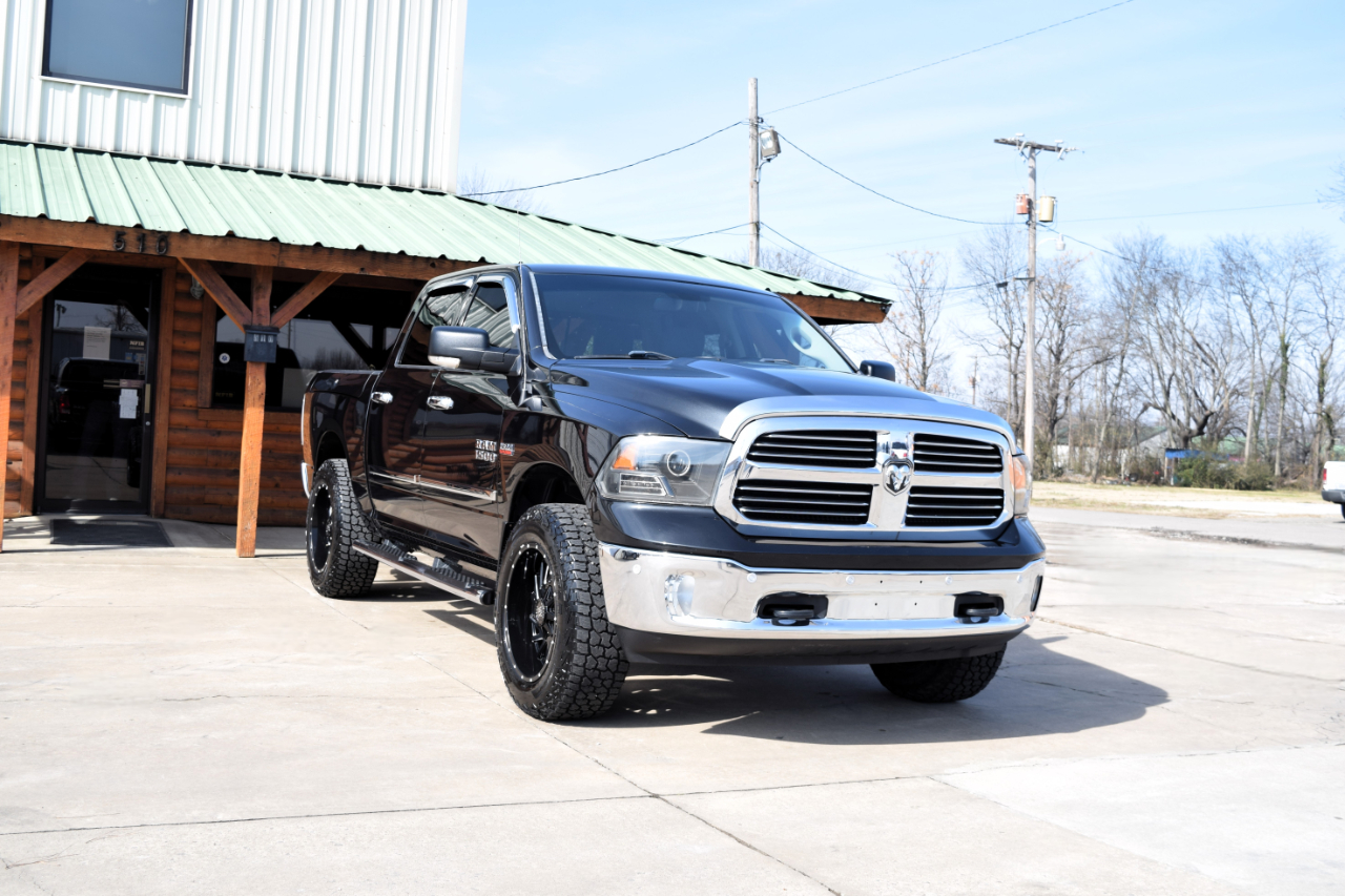 RAM 1500 Big Horn 4x4 Crew Cab 5'7" Box 2017