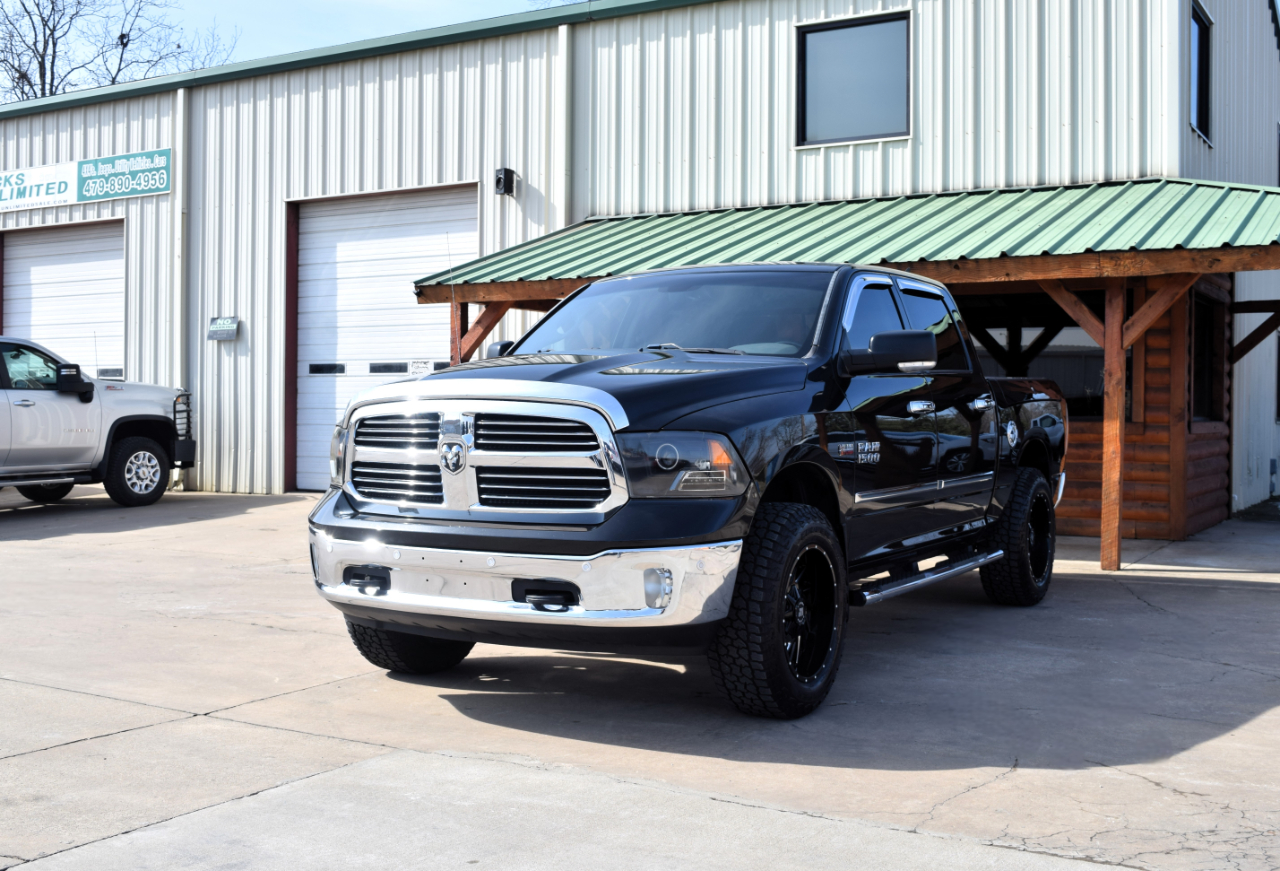 RAM 1500 Big Horn 4x4 Crew Cab 5'7" Box 2017