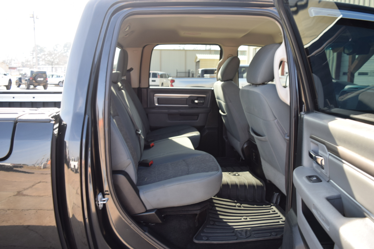 RAM 1500 Big Horn 4x4 Crew Cab 5'7" Box 2017