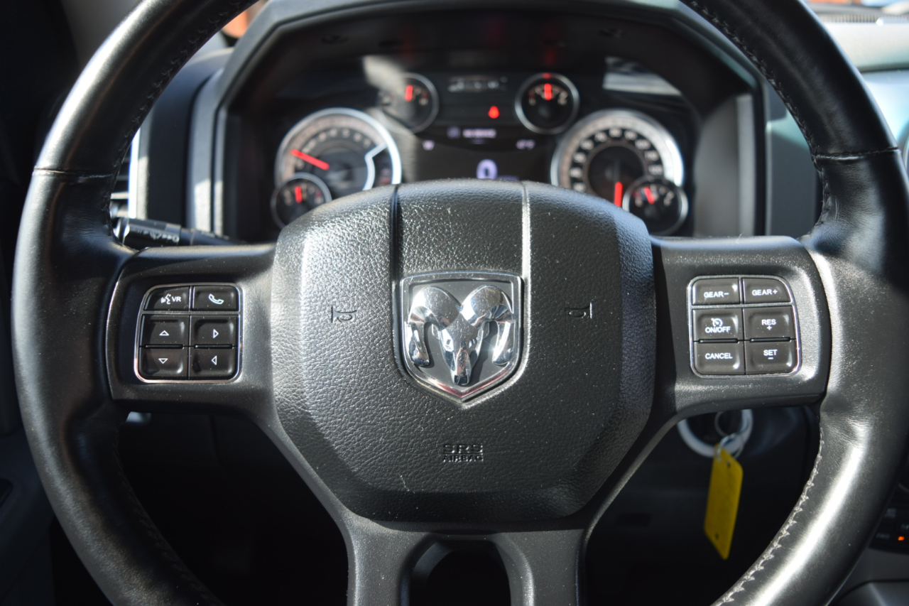 RAM 1500 Big Horn 4x4 Crew Cab 5'7" Box 2017