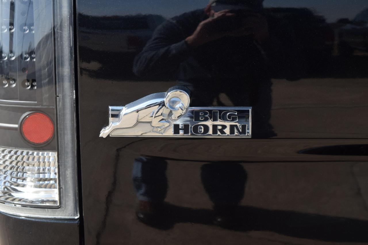 RAM 1500 Big Horn 4x4 Crew Cab 5'7" Box 2017