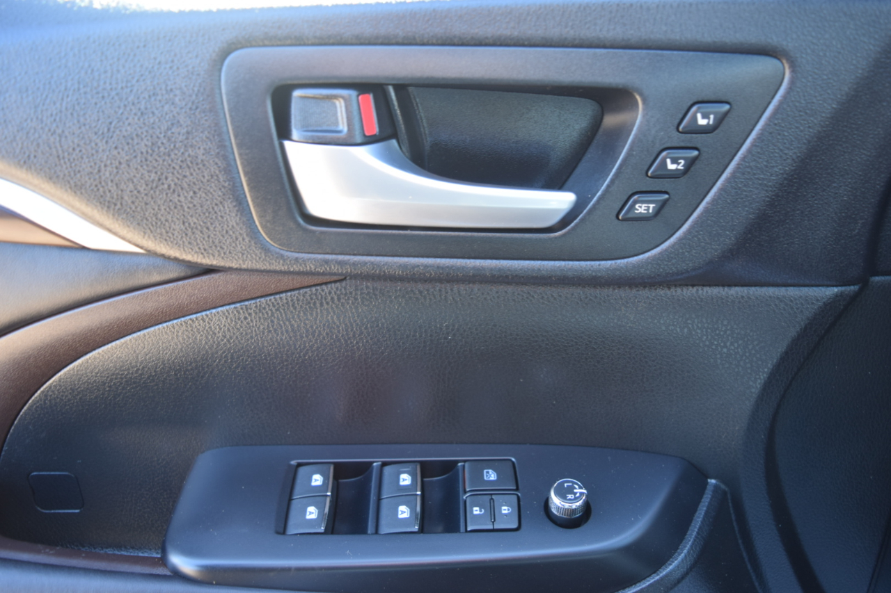 Toyota Highlander AWD 4dr V6 Limited Platinum (Natl) 2016