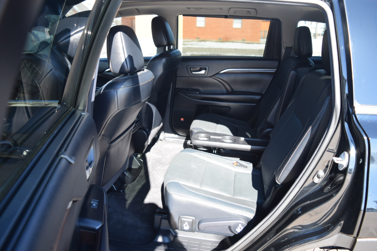 Toyota Highlander AWD 4dr V6 Limited Platinum (Natl) 2016