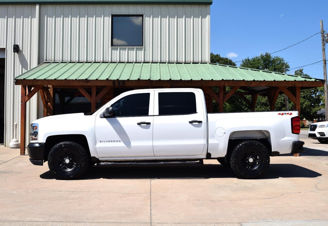 Chevrolet Silverado photo 2