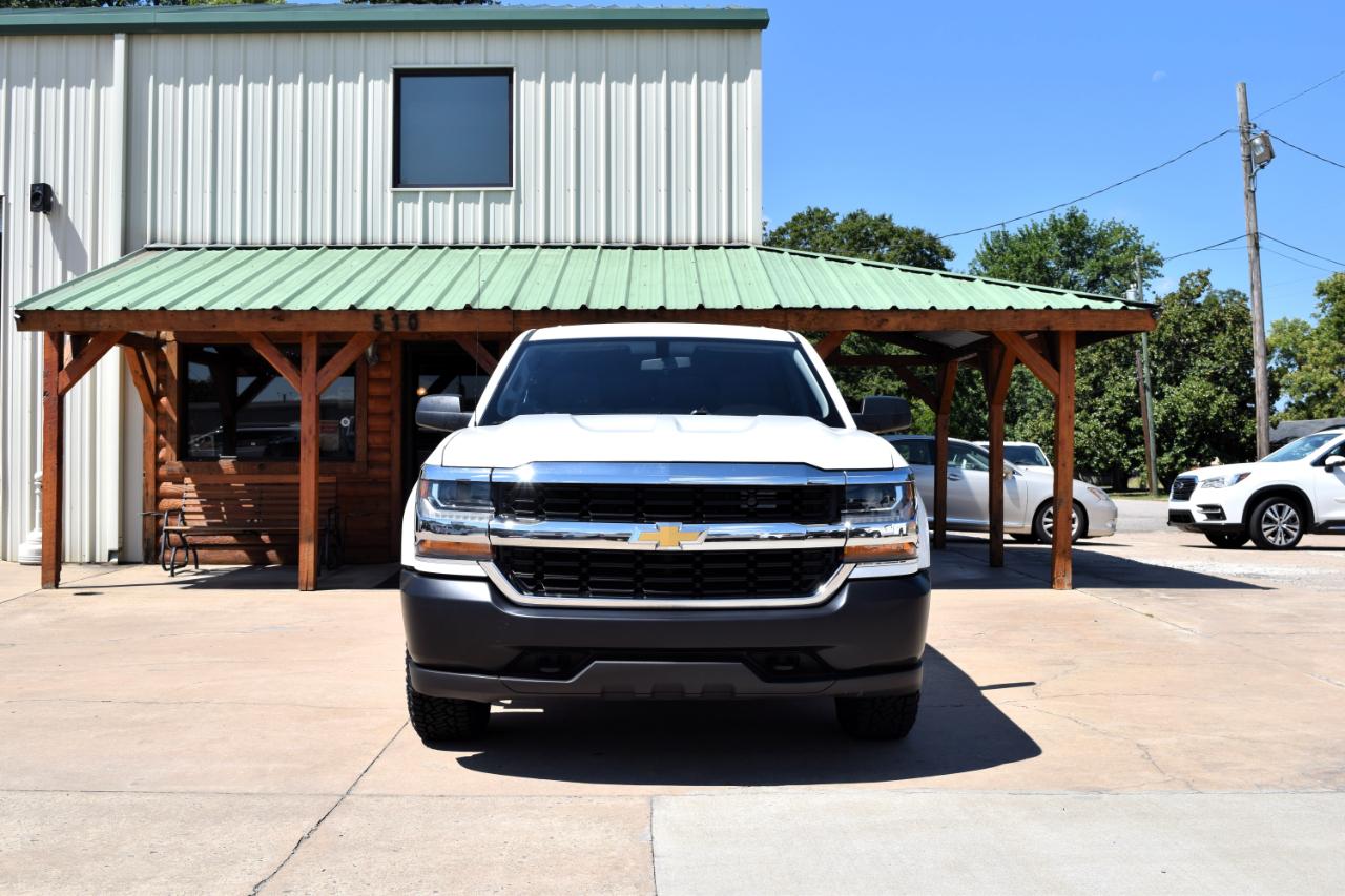 Chevrolet Silverado photo 3