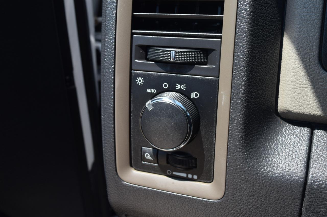 Dodge 1500 ST Quad Cab 4WD 2012
