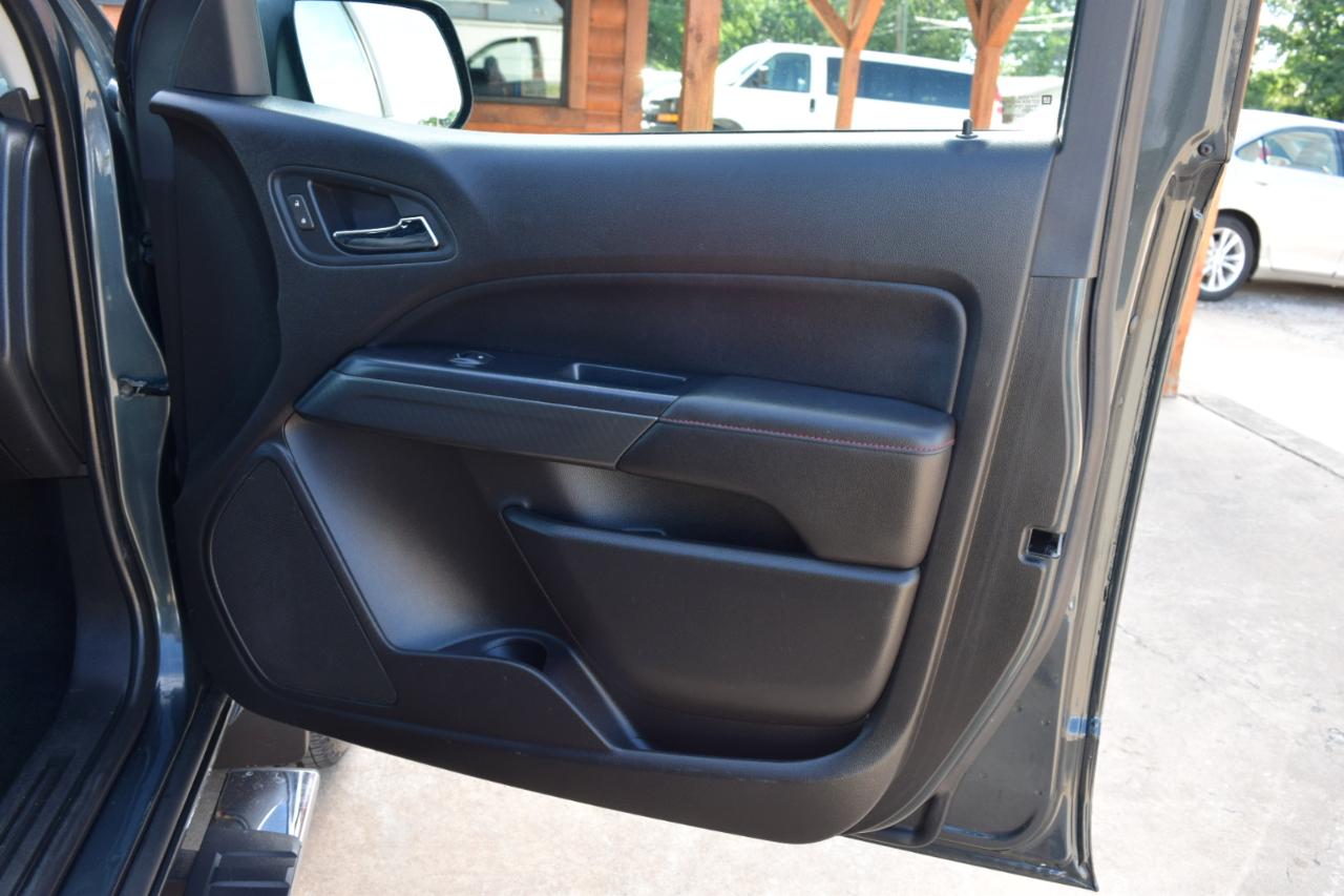 GMC Canyon 4WD Ext Cab 128.3" All Terrain w/Leather 2017