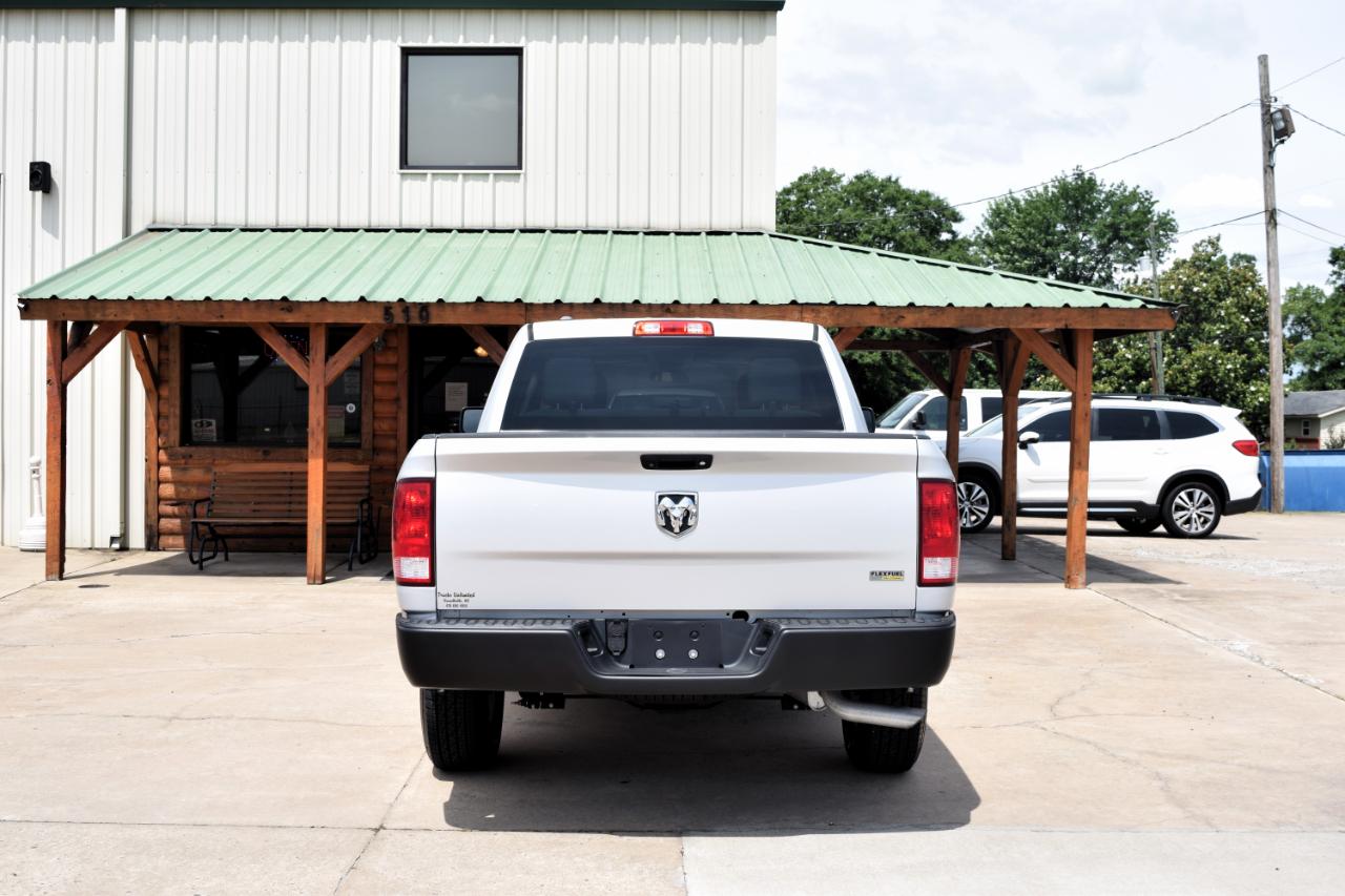 RAM 1500 Tradesman 4x2 Crew Cab 5'7" Box 2017