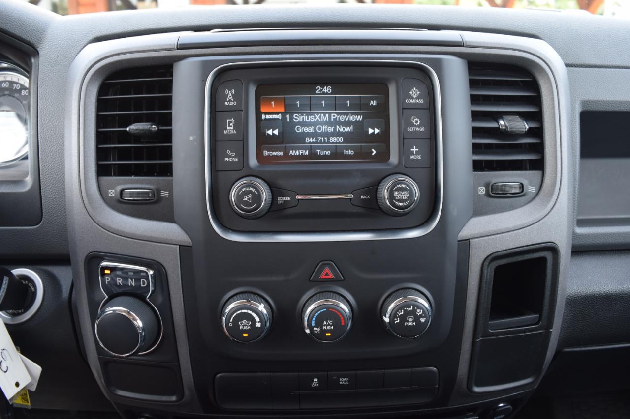 RAM 1500 Tradesman 4x2 Crew Cab 5'7" Box 2017