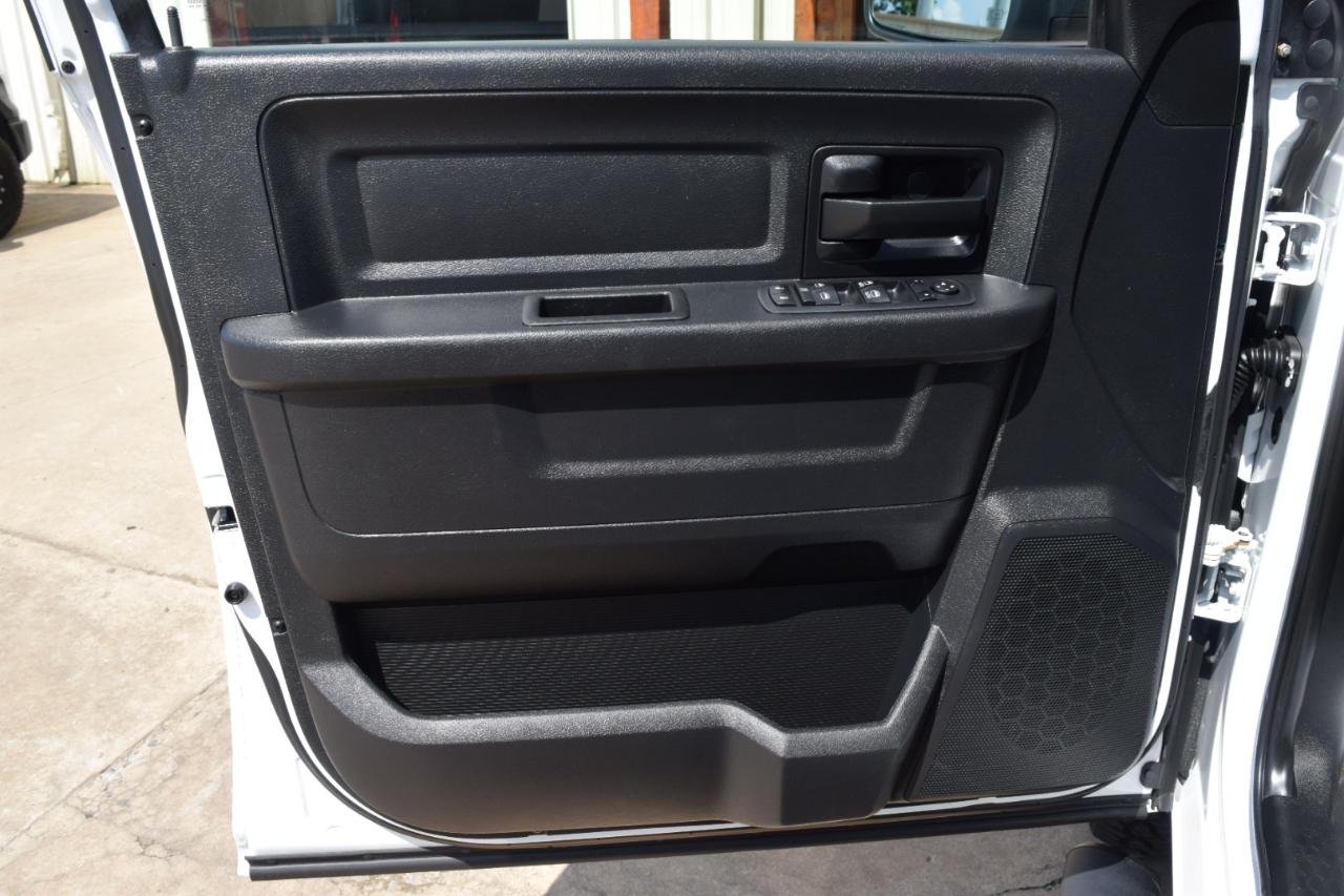 RAM 1500 Tradesman 4x4 Crew Cab 5'7" Box 2017