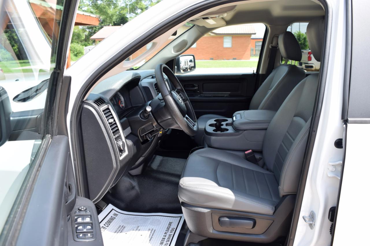 RAM 1500 Tradesman 4x4 Crew Cab 5'7" Box 2017
