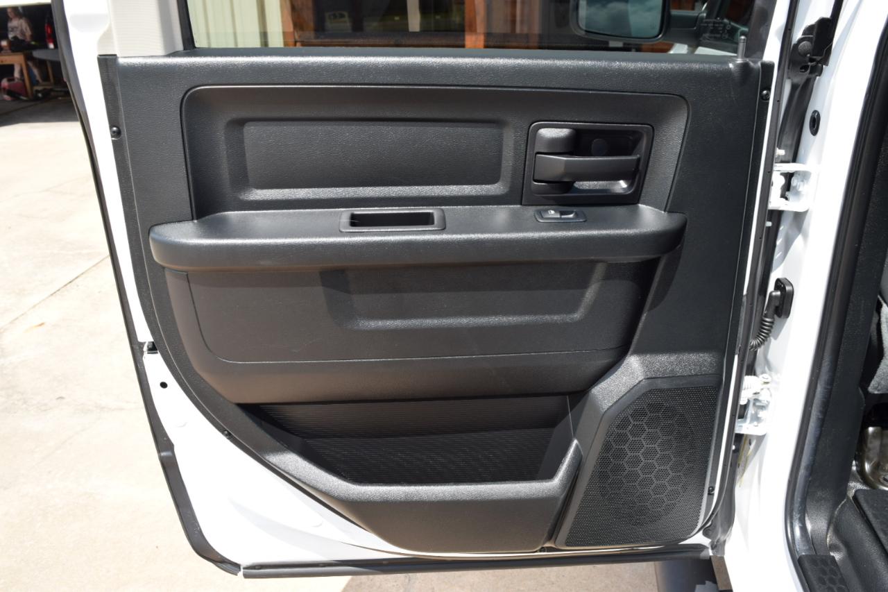 RAM 1500 Tradesman 4x4 Crew Cab 5'7" Box 2017