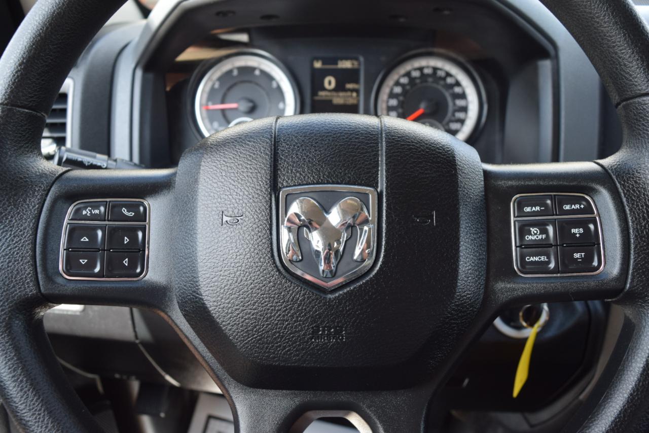 RAM 1500 Tradesman 4x4 Crew Cab 5'7" Box 2017