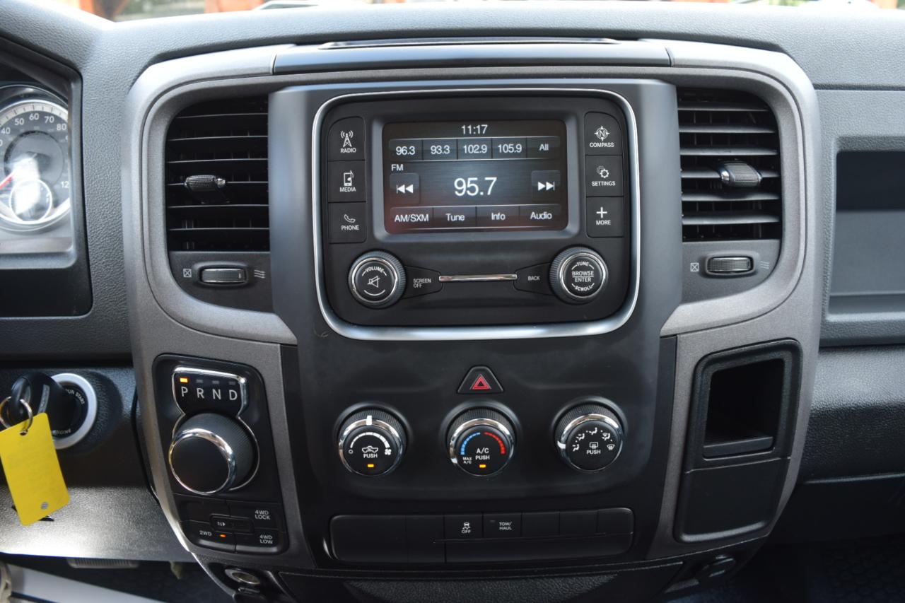 RAM 1500 Tradesman 4x4 Crew Cab 5'7" Box 2017
