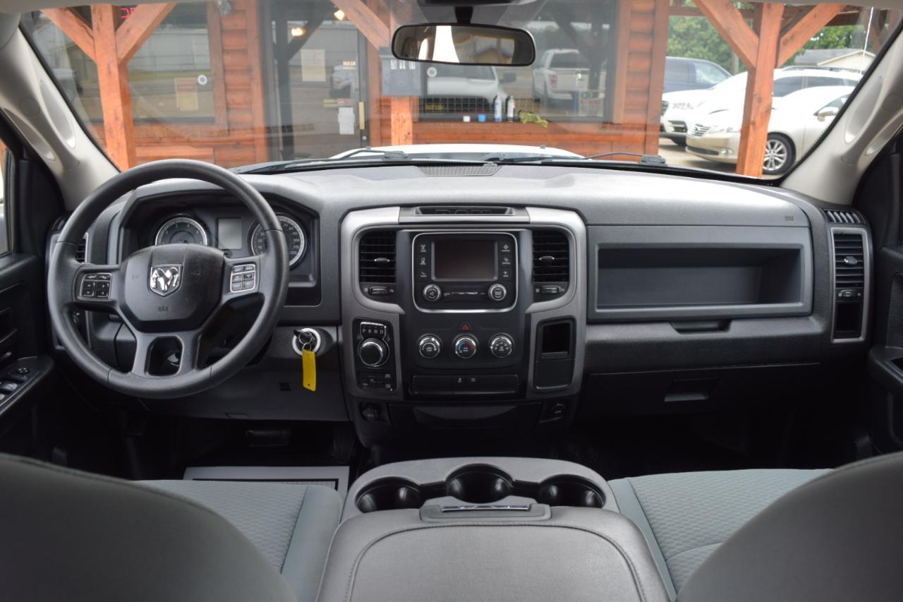 RAM 1500 Tradesman 4x4 Quad Cab 6'4" Box 2018