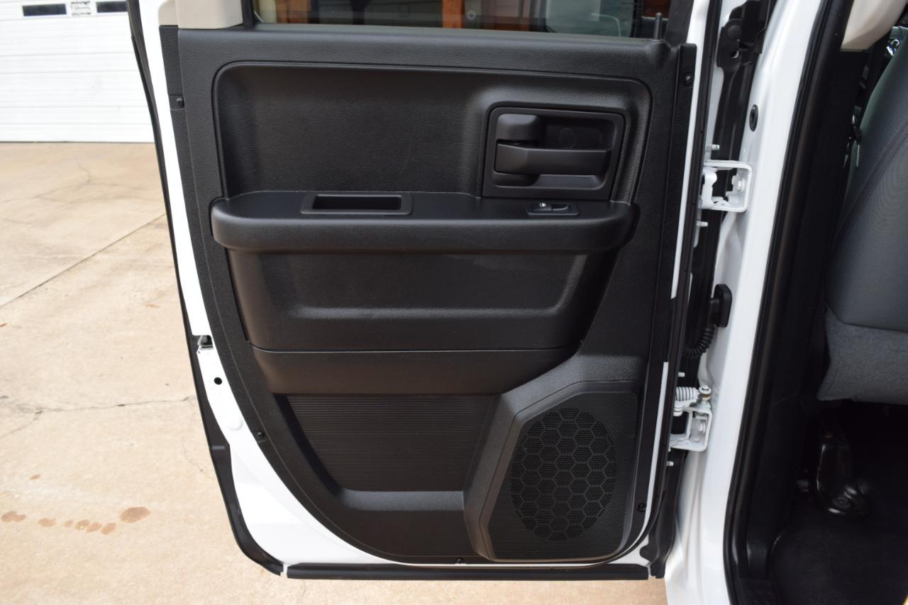RAM 1500 Tradesman 4x4 Quad Cab 6'4" Box 2018