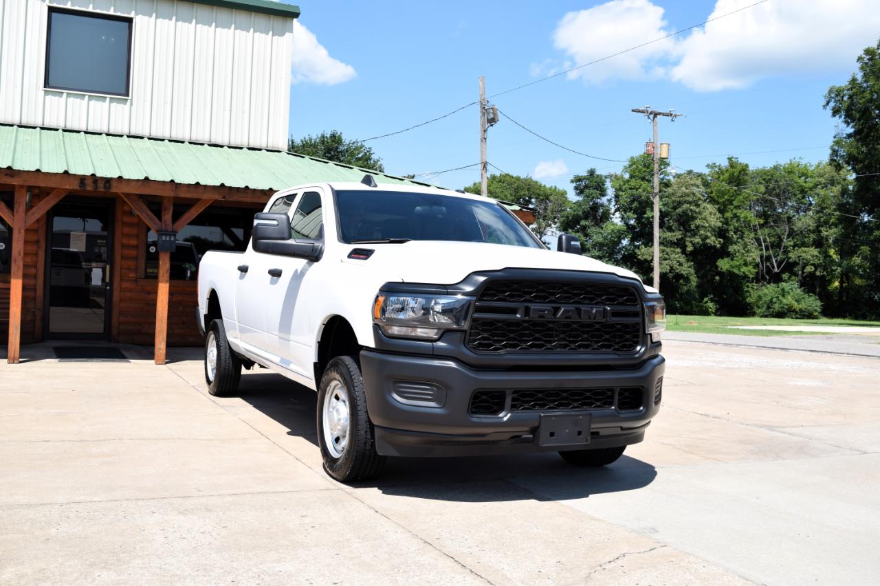 RAM 2500 Tradesman 4x4 Crew Cab 6'4" Box 2023