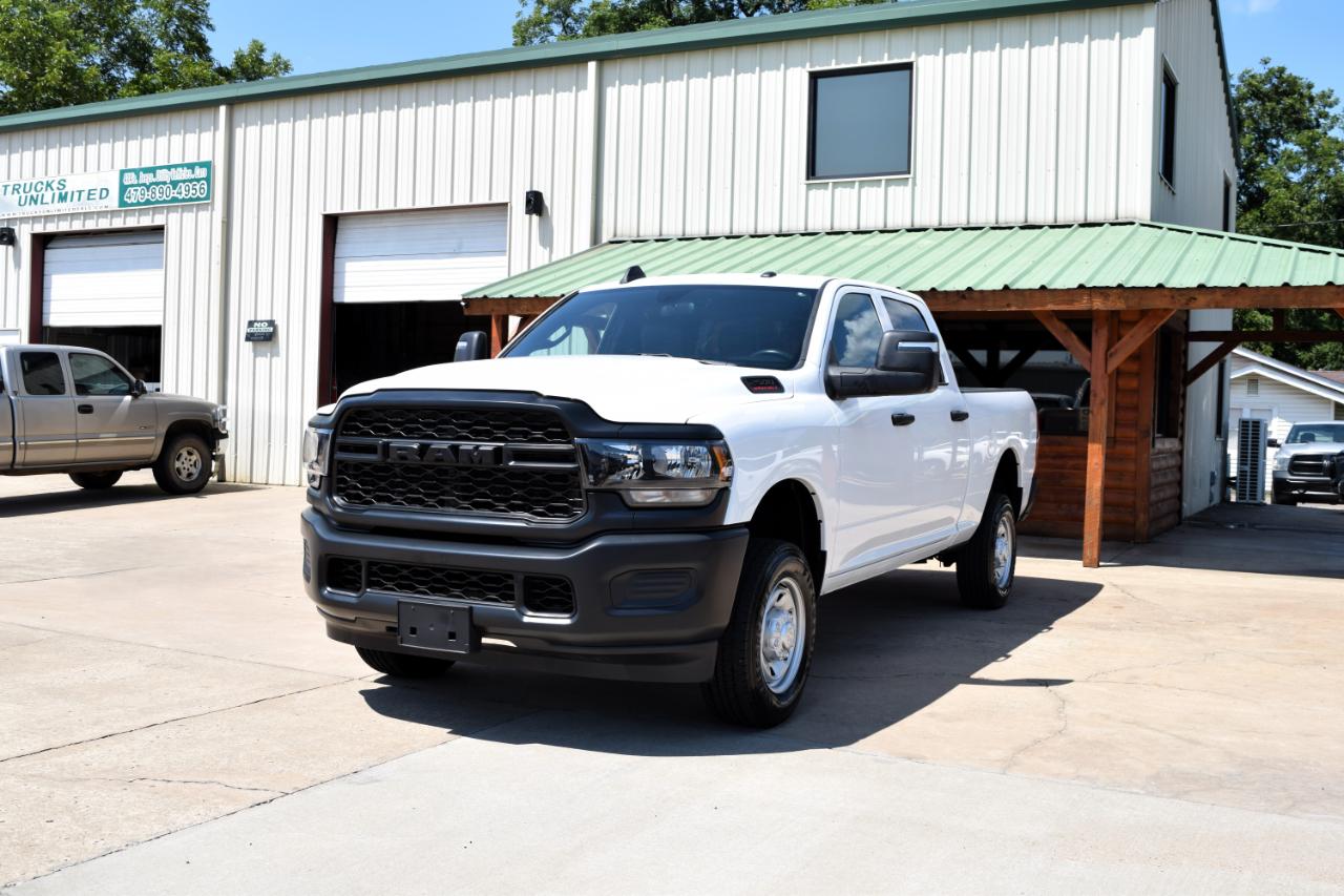 RAM 2500 Tradesman 4x4 Crew Cab 6'4" Box 2023