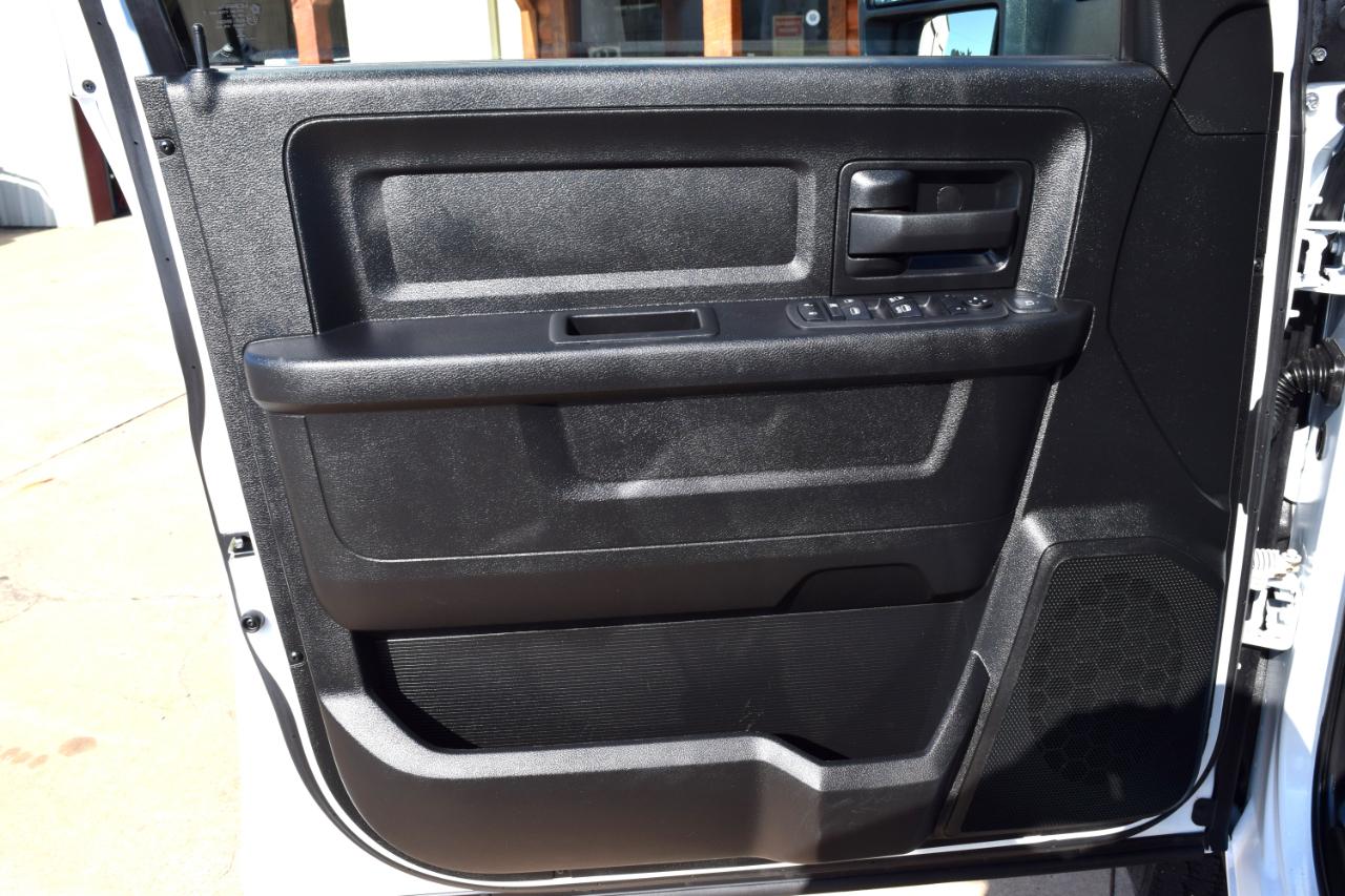 RAM 2500 Tradesman 4x4 Crew Cab 6'4" Box 2023