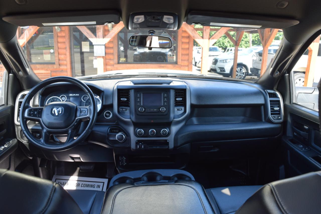 RAM 2500 Tradesman 4x4 Crew Cab 6'4" Box 2023