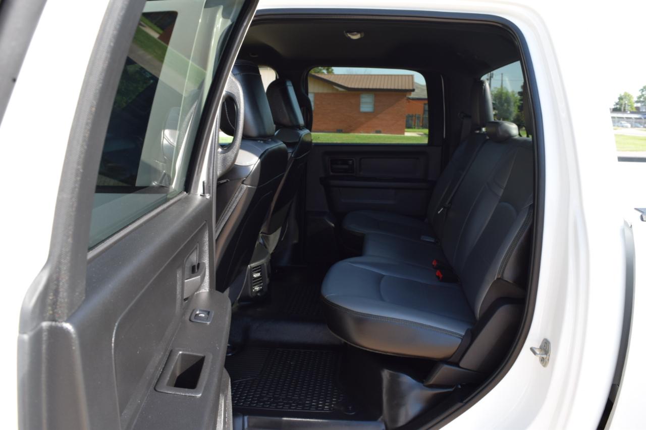 RAM 2500 Tradesman 4x4 Crew Cab 6'4" Box 2023