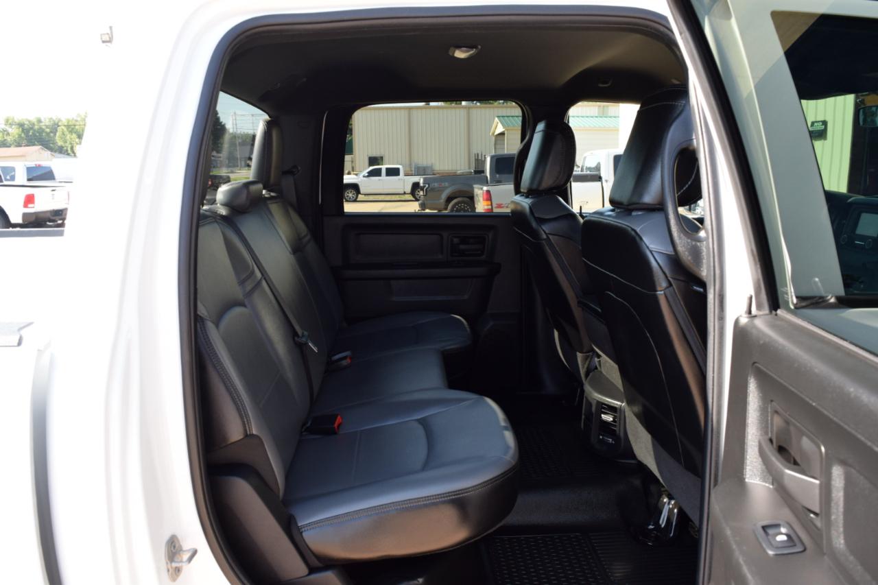 RAM 2500 Tradesman 4x4 Crew Cab 6'4" Box 2023