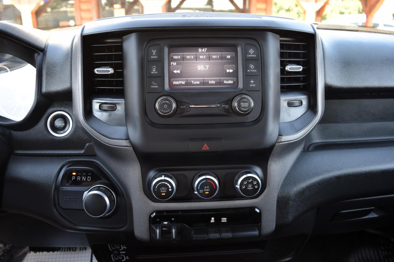 RAM 2500 Tradesman 4x4 Crew Cab 6'4" Box 2023