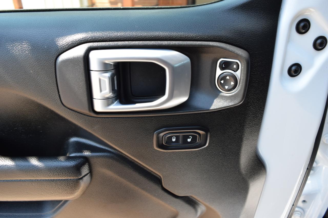 Jeep Wrangler photo 8