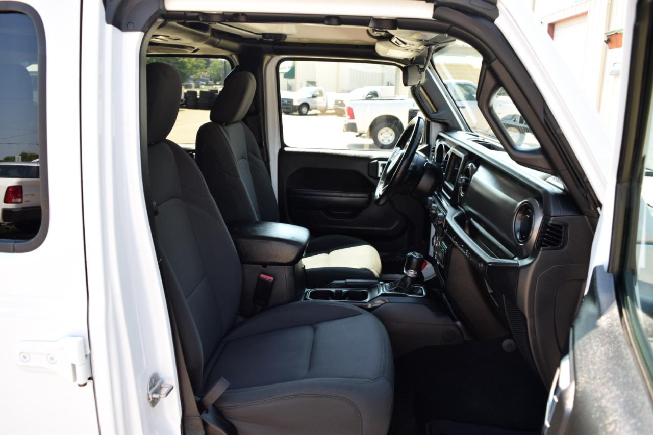 Jeep Wrangler photo 14