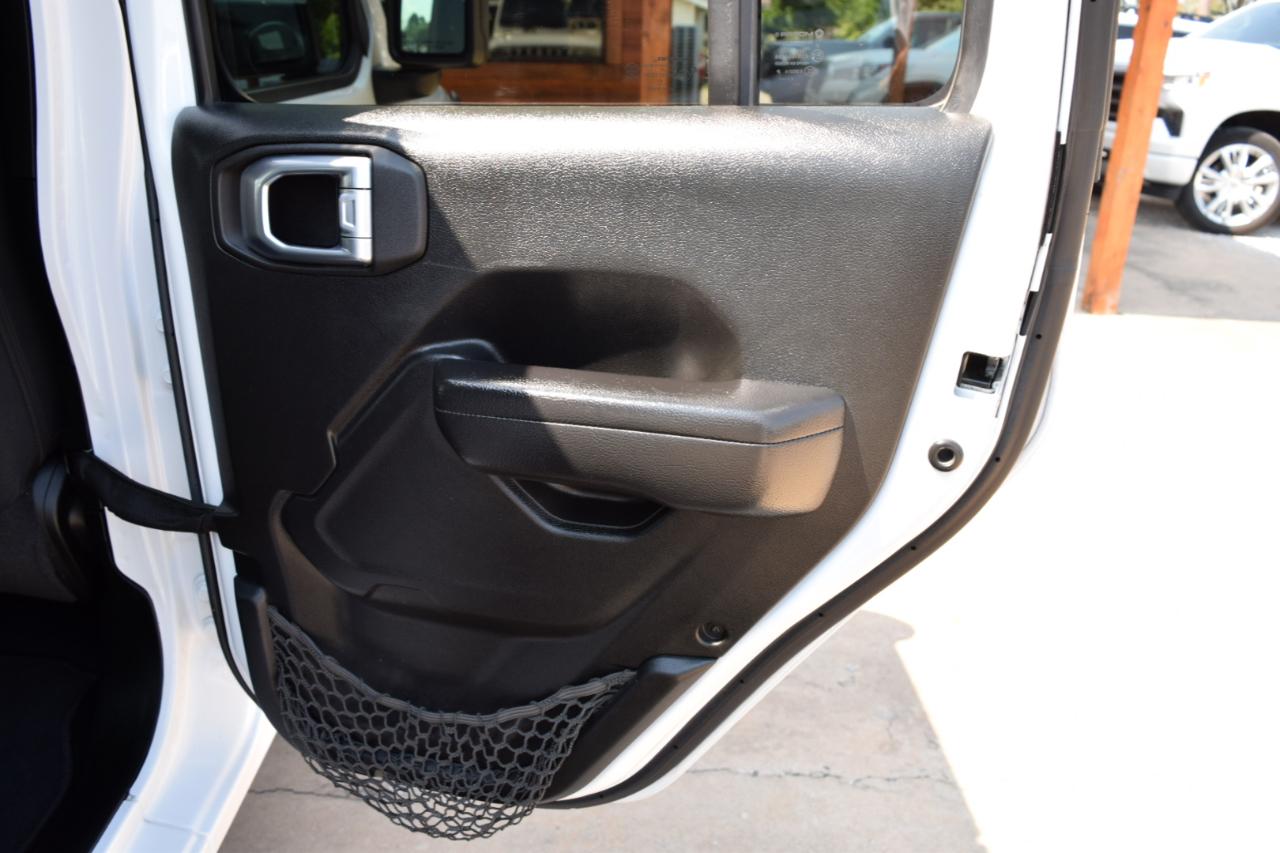 Jeep Wrangler photo 15