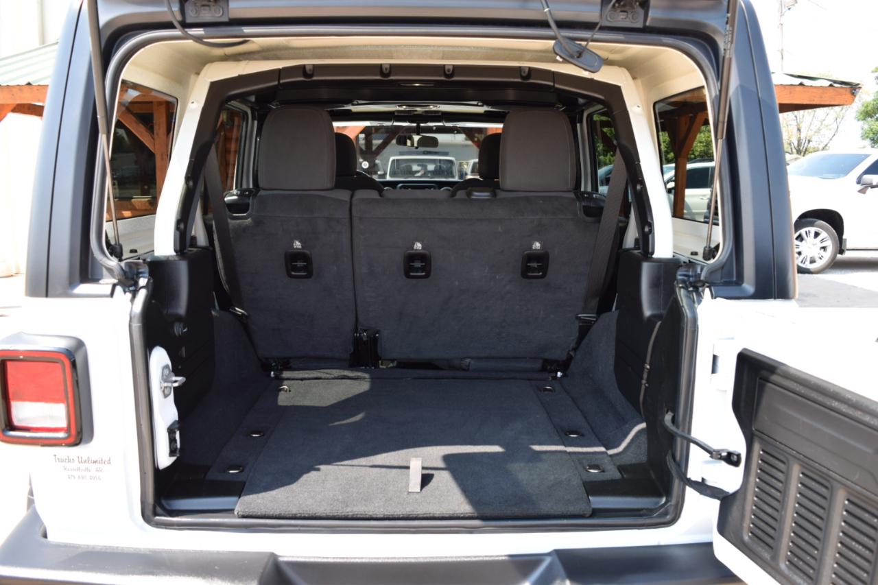 Jeep Wrangler photo 17