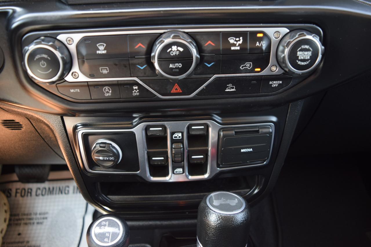Jeep Wrangler photo 23